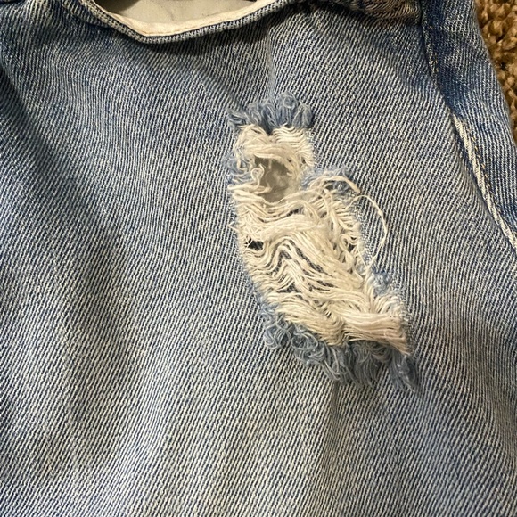 Distressed jean skirt - Picture 3 of 6